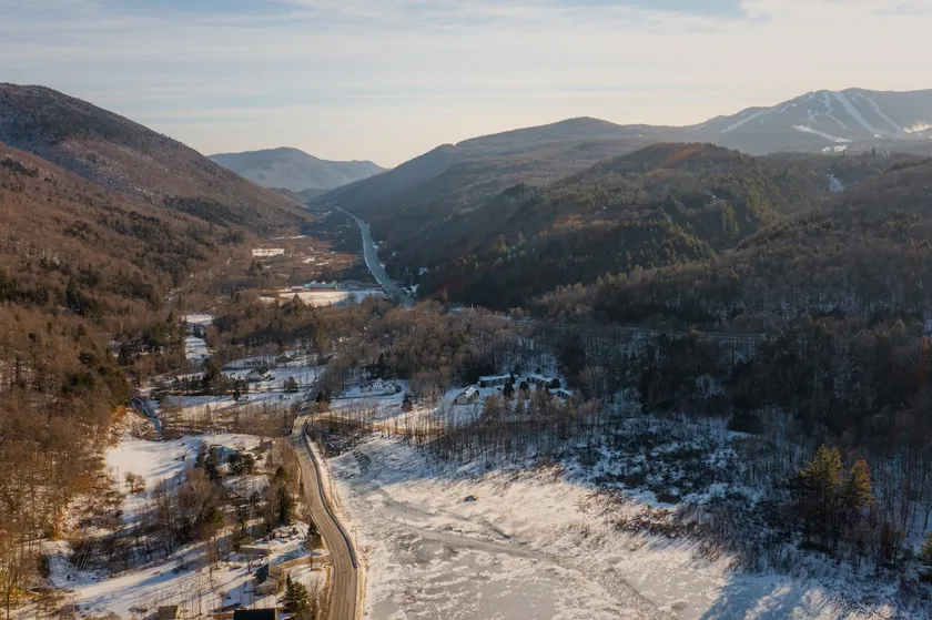 Luxury Condo Tucked in the Heart of Killington - Image 1