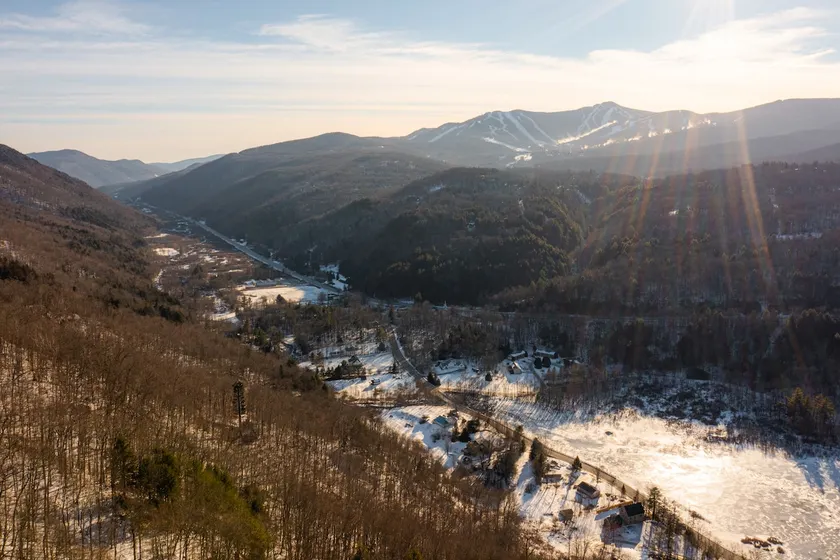 Luxury Condo Tucked in the Heart of Killington - Image 1