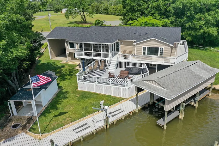 Coastal Waterfront Escape + Hot Tub & Kayaks - Image 1