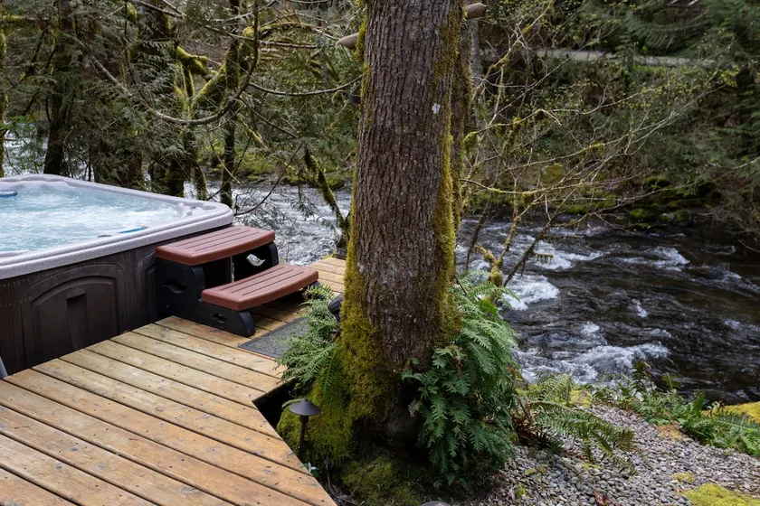 Creekside Retreat - Image 1