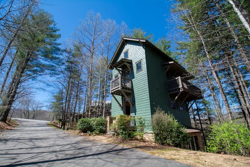 The Roost, treehouse in Cheshire Black Mountain - Image 1