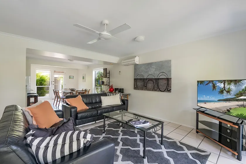 Sandy Beach 8, a 3 bed pool view Noosaville villa - Image 1