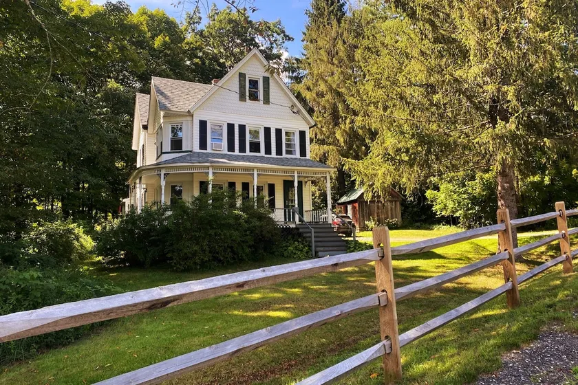 3 BR Livingston Manor / Catskills Home w Hot Tub - Image 1