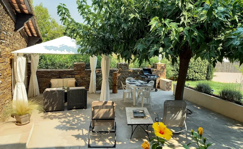 Charming 55 m² 2-room apartment in a bastide from the early 19th century - Image 1
