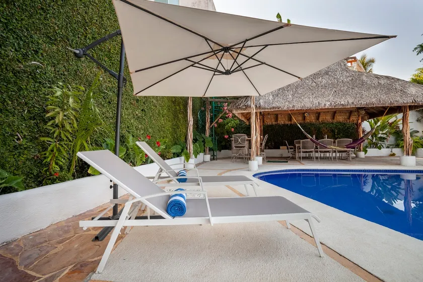 House with a beautiful view and private pool - Image 1