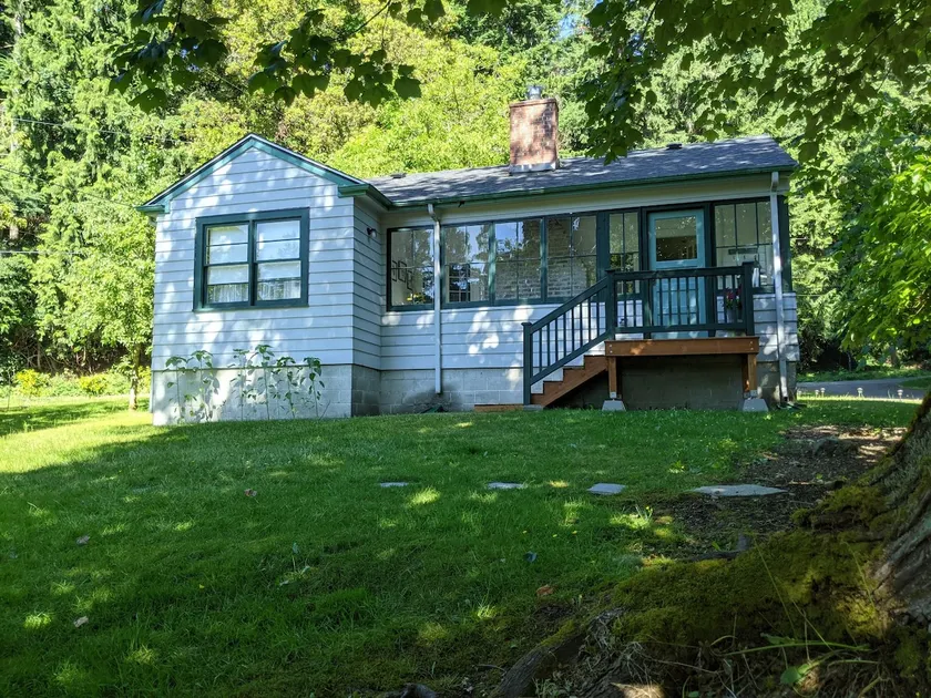 The Little Guest House - Footsteps From Oyster Bay - Image 1