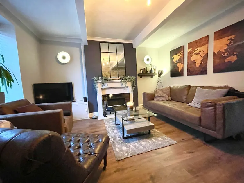 Peak District Self Catering Holiday Home - Image 1