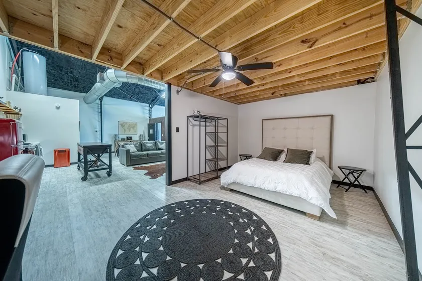 Bricktown Barbell Loft and Bougie RV - Image 1