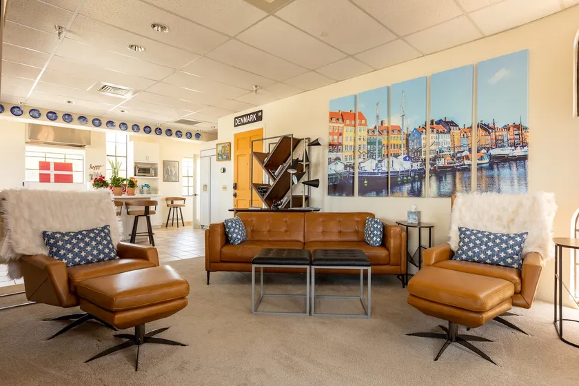 HYGGE TOWER APARTMENT - Image 1