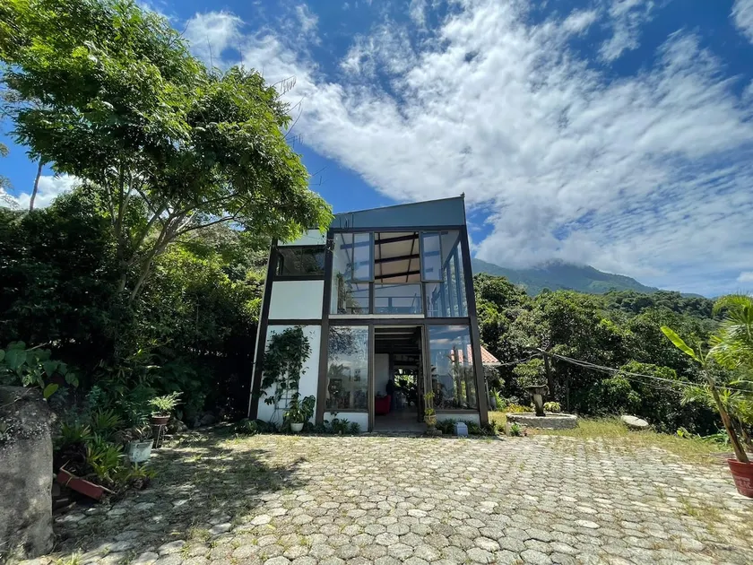 Glass house - Image 1