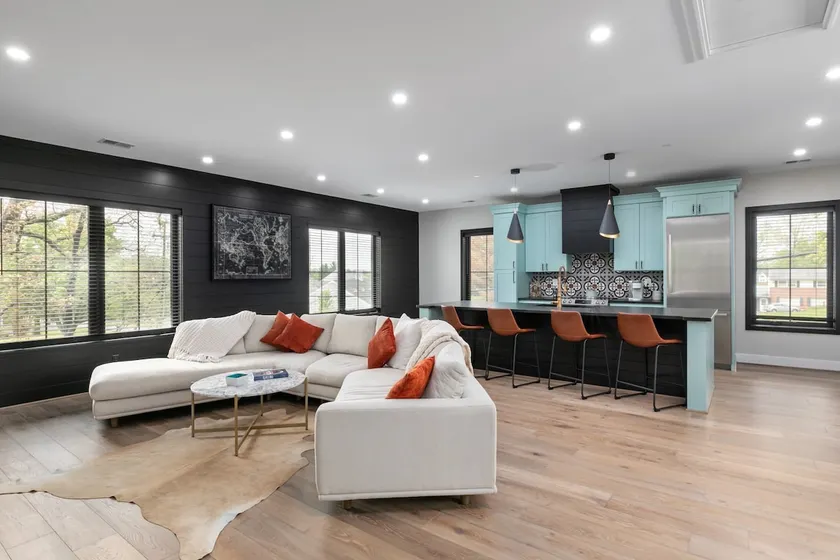 The Loft at Lakeside - Image 1
