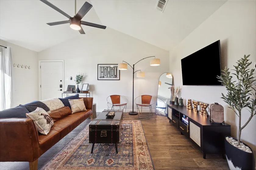 Trendy & Modern ATX Cowboy Casa! - Image 1