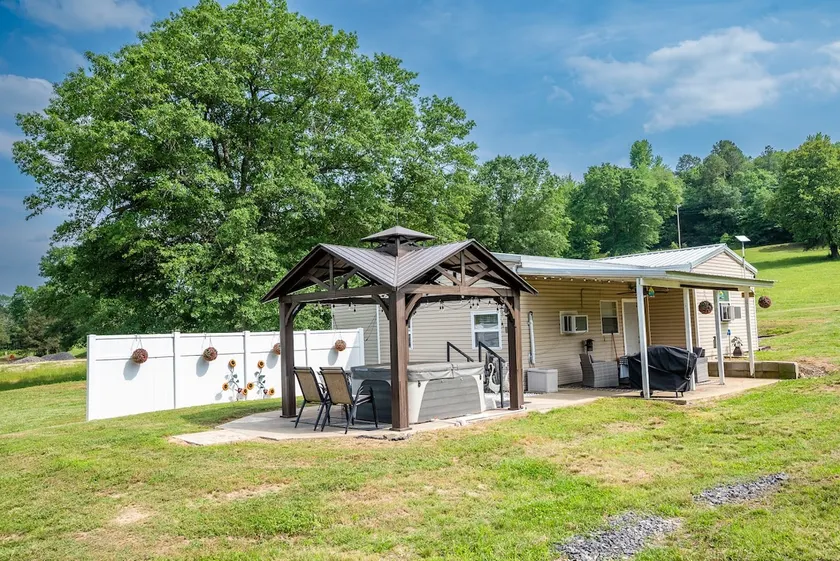 Hillside Hideaway-Unique 2 BR Spacious Cottage! - Image 1
