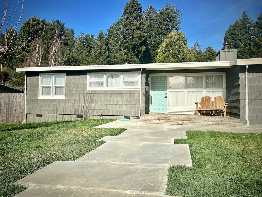 Sunny Mid-Century Gem - Image 1