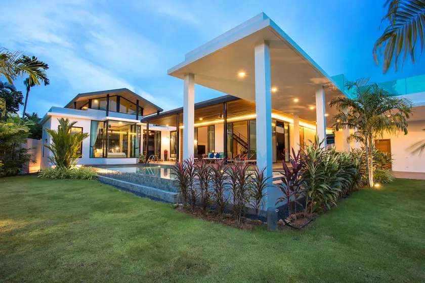 Riviera Villa, Luxury 5 Beds, Baan Bua Nai Harn - Image 1