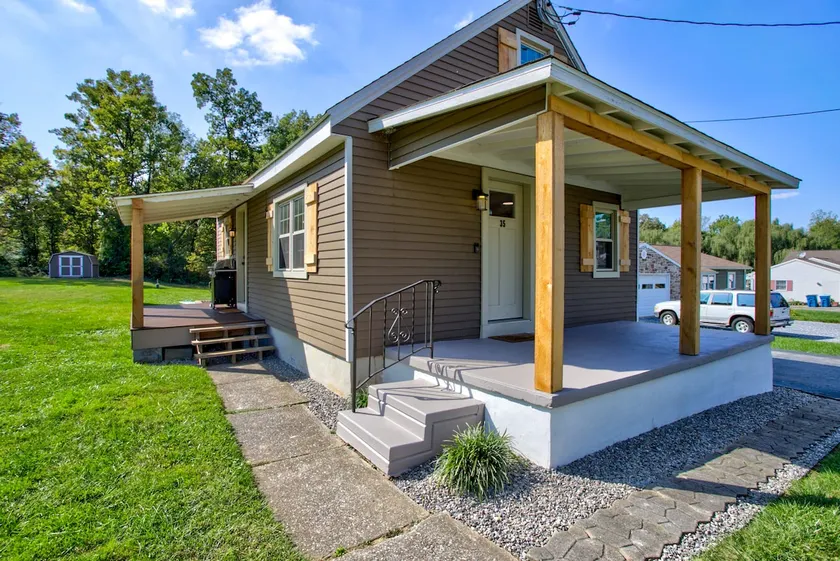 A Modern Rustic Chalet with HOT TUB! Near Hershey, PA - Image 1