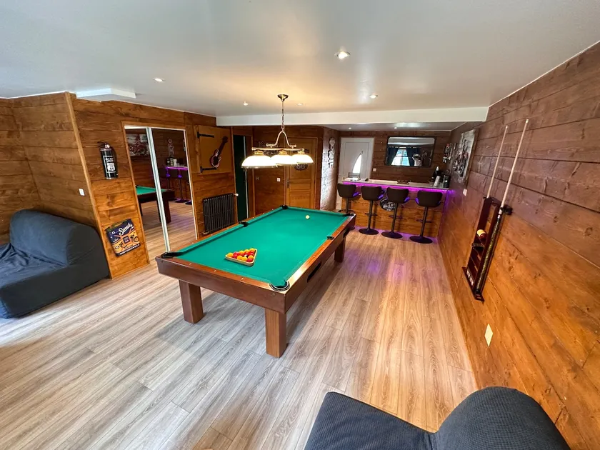 Villa with an US Ranch-style playroom - Image 1