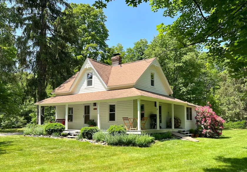 Long Pond Cottage, Country Retreat in Rhinebeck - Image 1