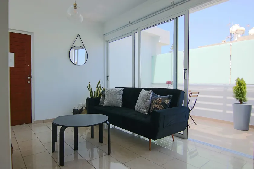 Phaedrus Living: Seaside Luxury Flat Lighthouse 62 - Image 1