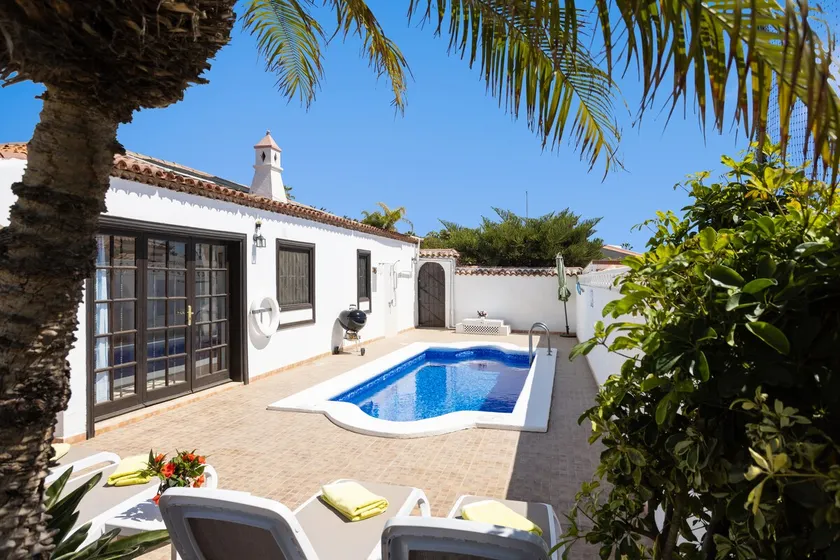 ”Casa Golf” Sunny House with Private Pool - Image 1
