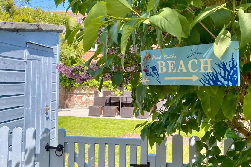 A stunning Victorian house minutes from the beach - Image 1