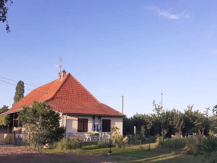 Farmhouse vacation rental in Burgundy. 4/5 P. - Image 1