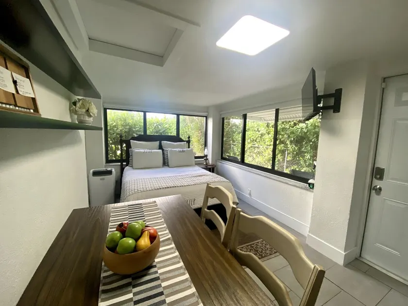 North Miami Beach Studio Near Hard Rock Stadium - Image 1