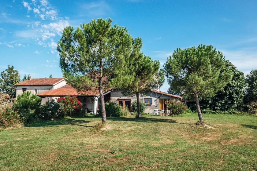 Detached garden apartment between Toulouse and Albi sleeps 5 - Image 1