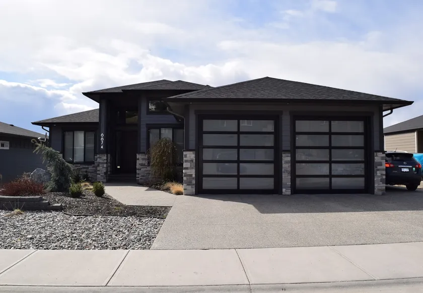 Entire self-contained suite, sleeps 4. - Image 1
