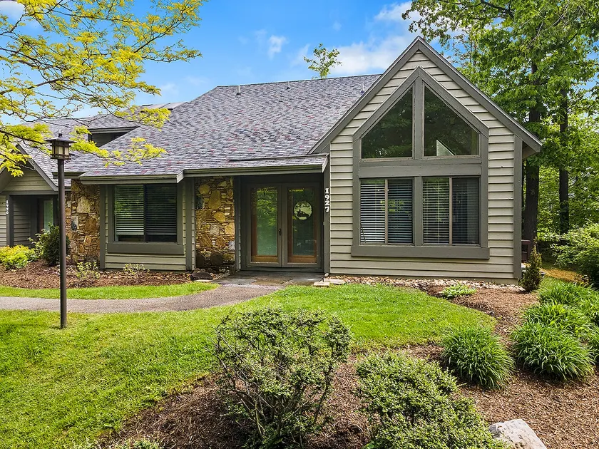 Charming Getaway l recently renovated l Hidden Valley l 4BR+3Bath l Hot Tub - Image 1