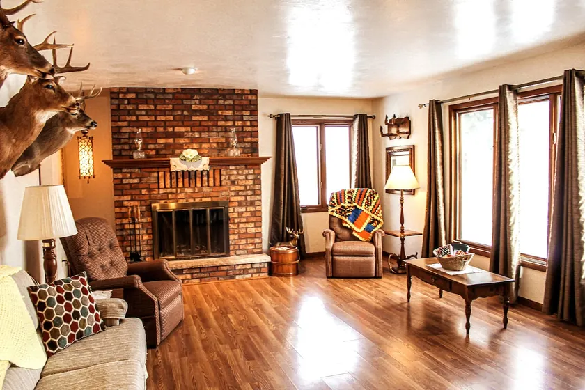 Explore 80 acres • Cozy and pet-friendly home - Image 1