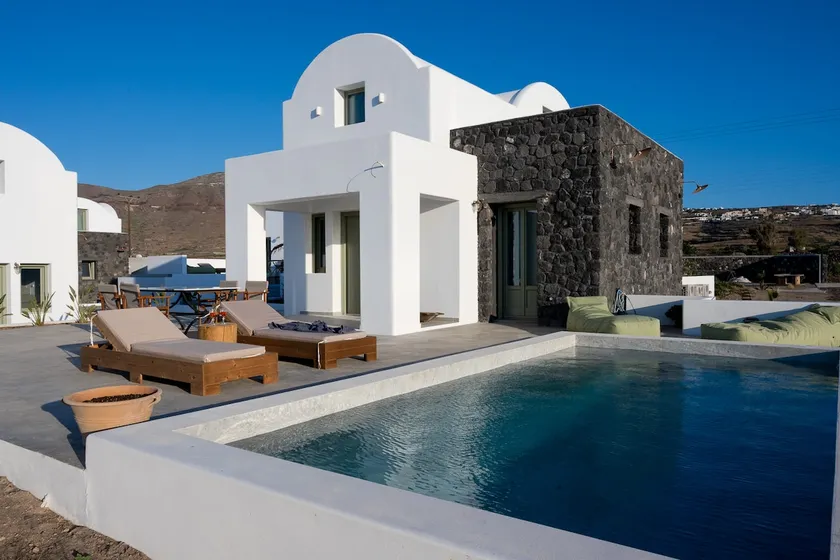 Oia Kissiri Deluxe Sea View Villa w. Private Pool - Image 1