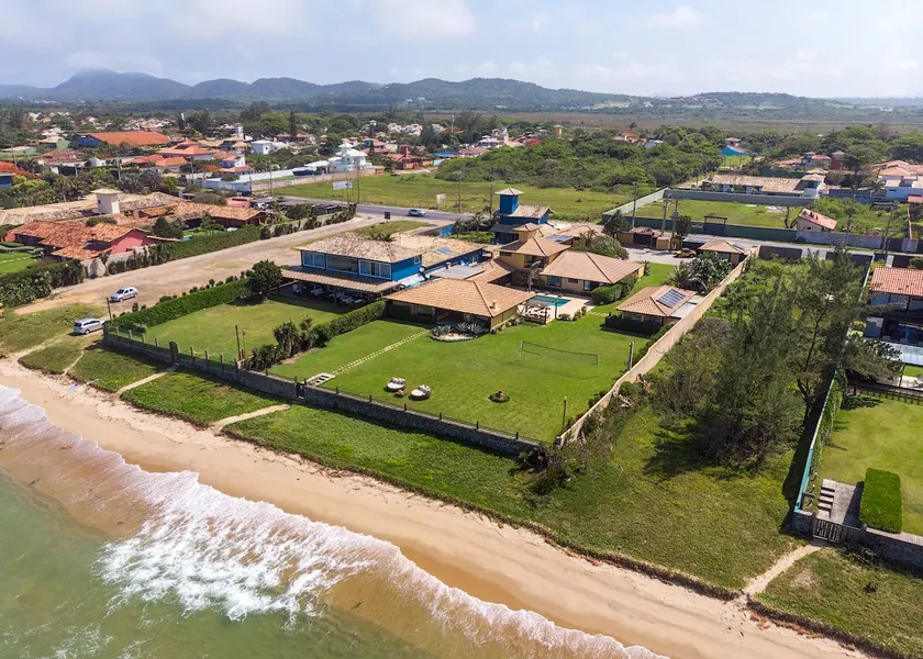 Stunning beachfront mansion in Búzios - Image 1
