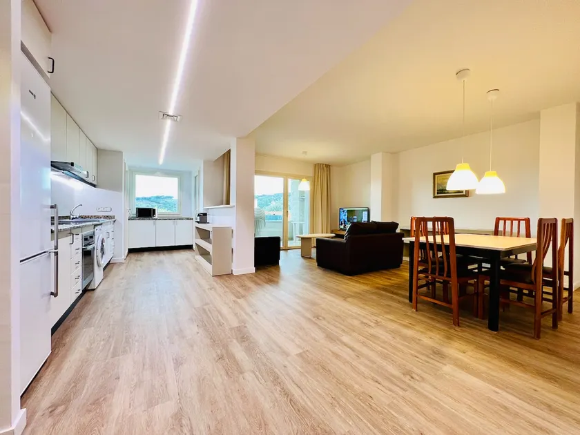 Quiet area apartment 4 bedrooms 7 beds - Image 1