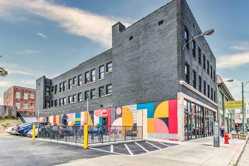 Chic Downtown Apt: Beale St, Food & Fun Steps Away - Image 1