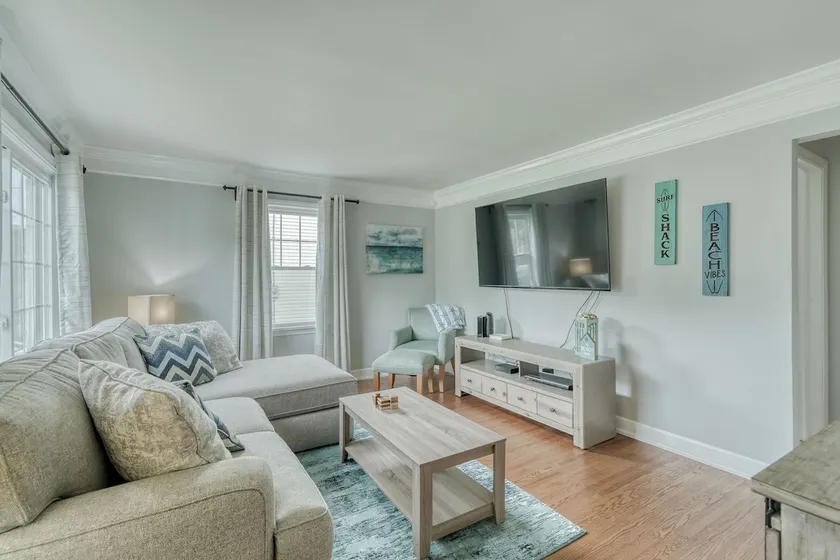 Starfish House, Charlotte Beach, Rochester, NY - Image 1