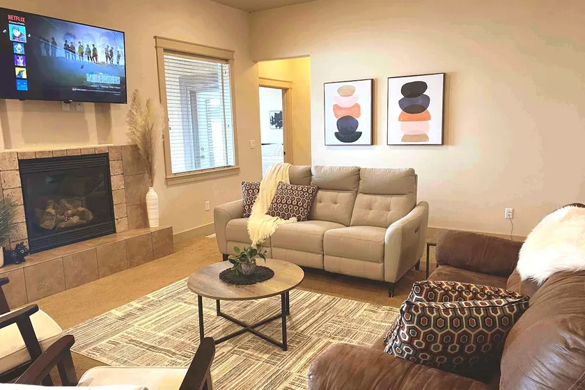 TJ Rancher home, private yard, king beds, 2.5 bath - Image 1