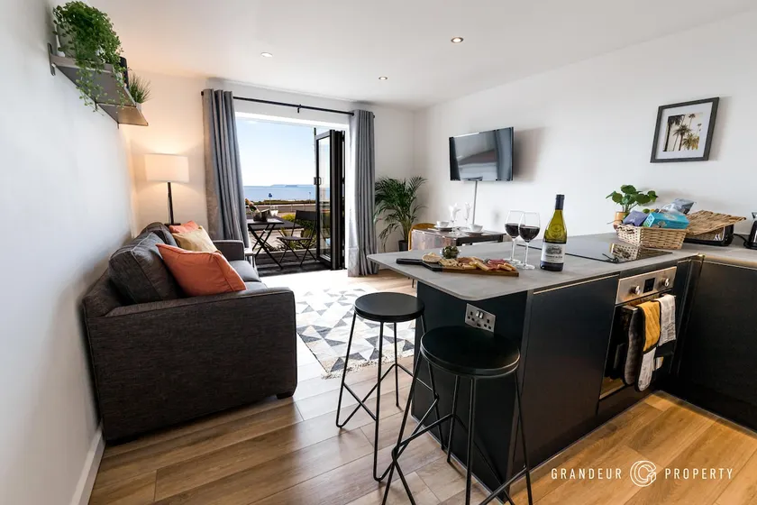 100m to the beach and sea at Southbourne - Image 1