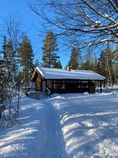 Cabin in the courtyard, Slettås - Image 1
