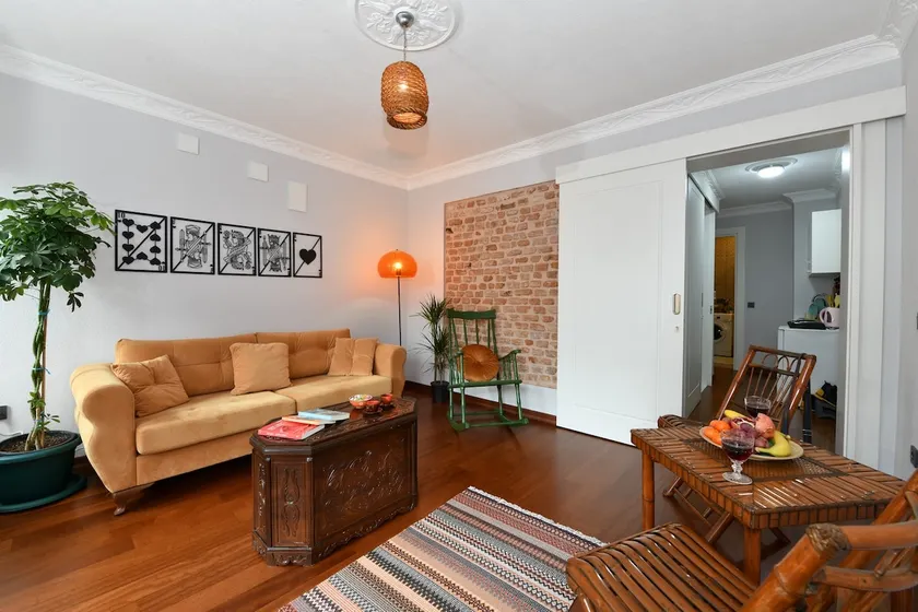 Apartment with a fairy tale & tower view across from Galata - Image 1