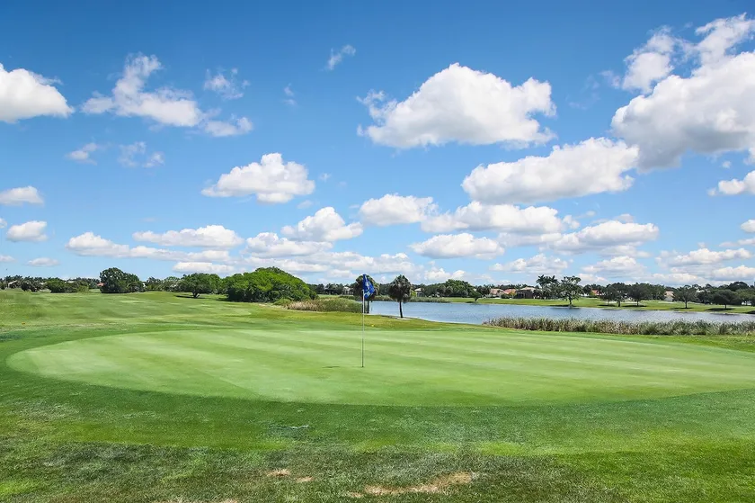 Stylish Golf Retreat w/ Hot Tub On The 18th Green - Image 1