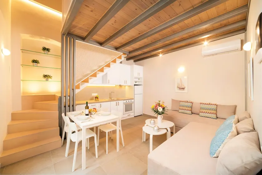 Luxurious Two-Storey Suite at Old Town's Center ! - Image 1