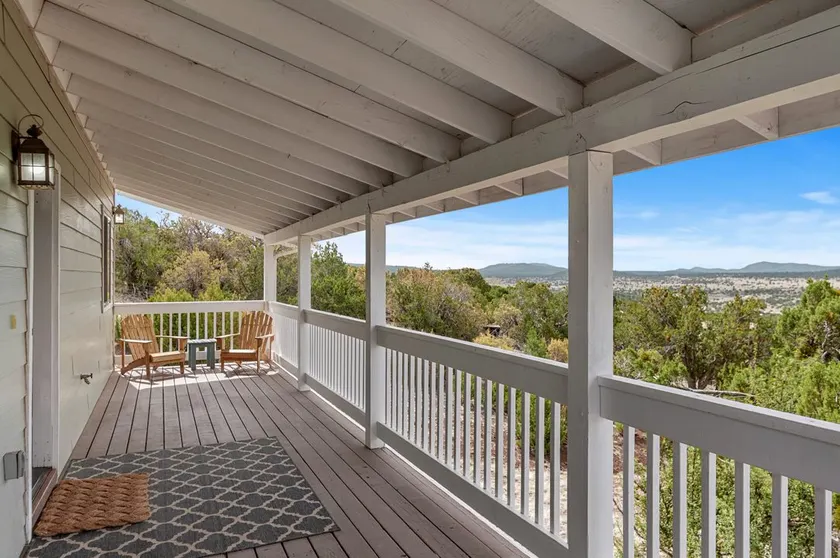 Hillside Hideaway - Image 1