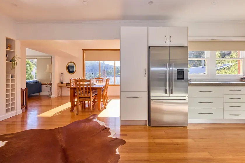 Basin Road Guesthouse | Walk to Cataract Gorge & CBD - Image 1