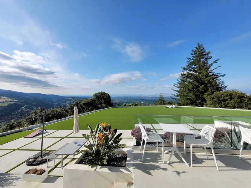 Executive Retreat with Stunning Bay Area Views - Image 1