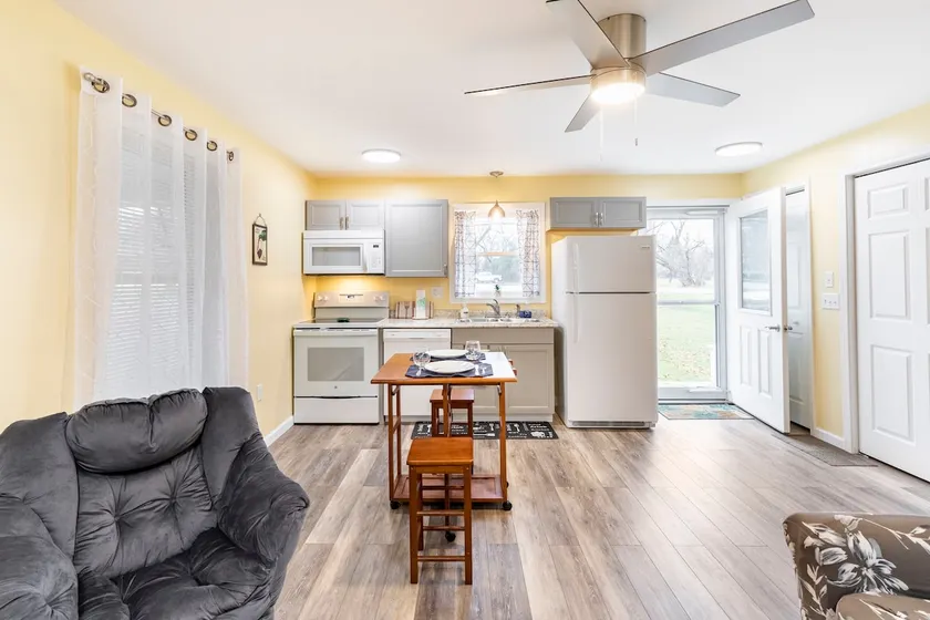 Suite #1 - New Duplex on Seneca Lake Wine Trail - Image 1