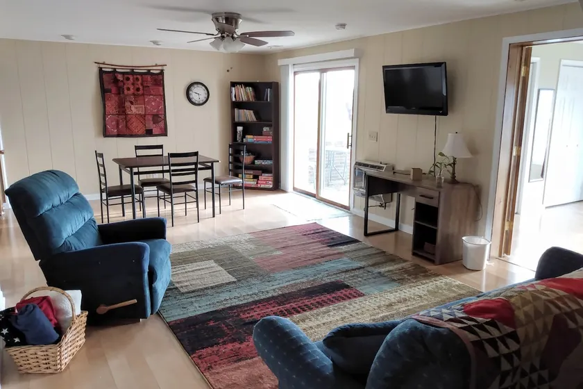 Shenandoah Valley apartment with view - Image 1