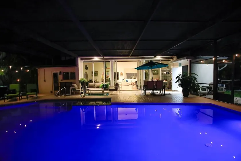 The Leonie! Luxury Home (Woodlands Country Club) - Image 1