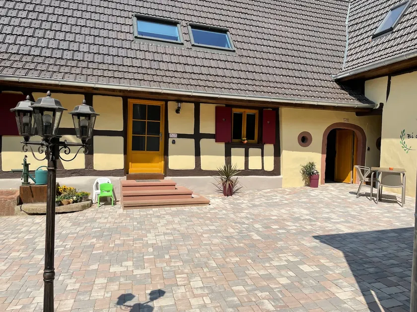 Bidgrosseltere 3 cottages in the same courtyard - Image 1