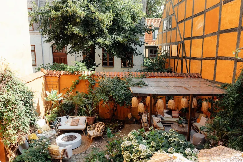 Boutique Garden Apartment • Secret Courtyard Oasis - Image 1